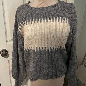 Anthropologie Gray and Cream Women's Colorblock Sweater